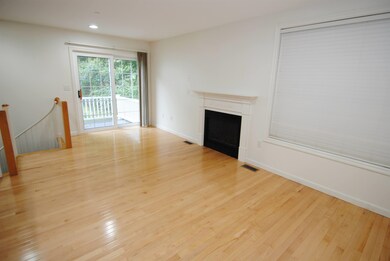 86 Barrington Ave, Nashua, NH 03062 - photo 4