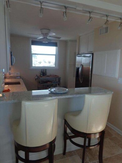 Kitchen/Breakfast Bar