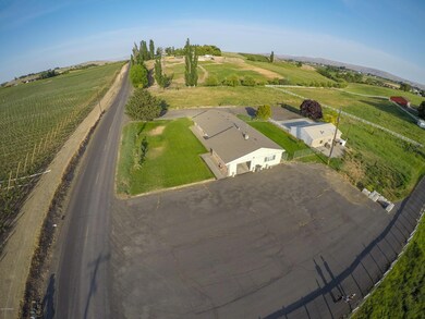 Attached 1 Car Garage
