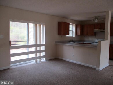 22121 Victorian Dr, California, MD 20619 - photo 5