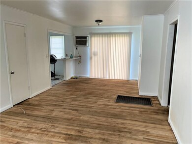 310 W 36th St, Shawnee, OK 74804 - photo 3