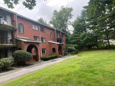 8 Longmeadow Dr unit 22, Rowley, MA 01969 - photo 2