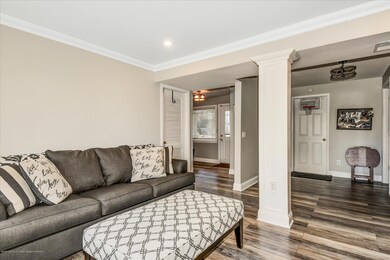 Family Room (3)