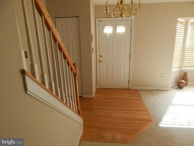 5604 Fishermens Ct, Clinton, MD 20735 - photo 4