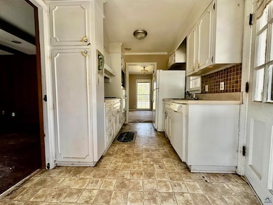 1031 Clifton Dr, Macon, GA 31204 - photo 2