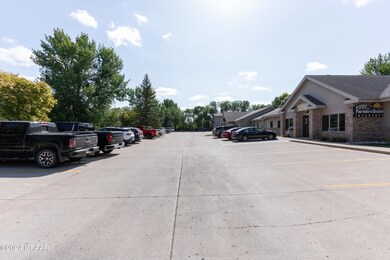 1551 28th Ave S, Grand Forks, ND 58201 - photo 3