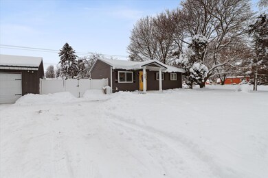 02-509-W-Gilson-St-Edmore-MI-48829-Windo