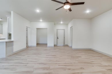 11617 SW 14th St, Yukon, OK 73099 - photo 5