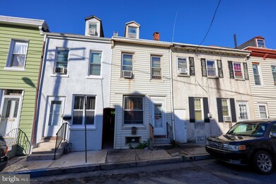 318 Mulberry St, Reading, PA 19604 - photo 2