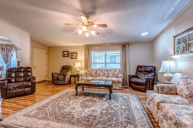 3364 W Majestic Dr__024