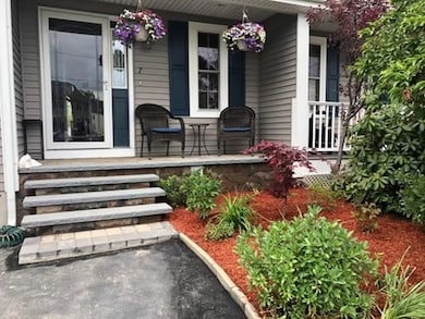 7 Maria Cir unit 7, Milford, MA 01757 - photo 2