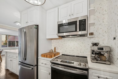 unlisted-address, Chicago, IL 60610 - photo 7