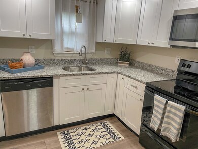 11 Bellevue St, Manchester, NH 03103 - photo 3