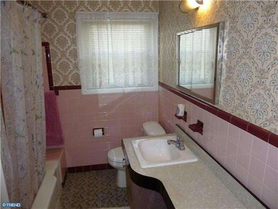 419 S New Ardmore Ave, Broomall, PA 19008 - photo 3