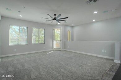 5550N16th104-003