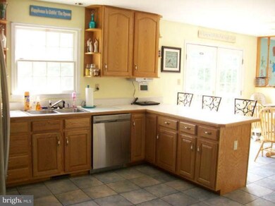 14445 Rock Point Rd, Newburg, MD 20664 - photo 3