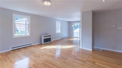 Bright & sunny living / dining room...