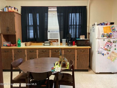 621 E Elm St, Scranton, PA 18505 - photo 5