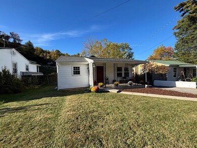 4107 Brierwood Ln, Bluefield, WV 24701 - photo 2