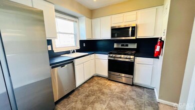 79 Highview Dr, Woodbridge, NJ 07095 - photo 3