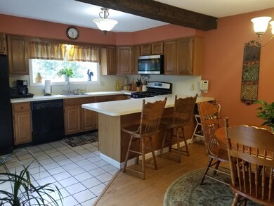 10 Crowns Way, Uxbridge, MA 01569 - photo 5