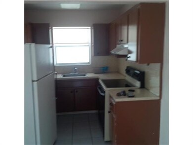 400 SE 3rd Ave unit 202, Hallandale Beach, FL 33009 - photo 2