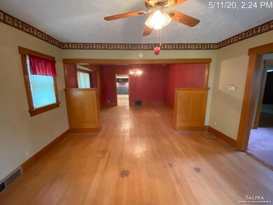 733 W 9th St, Concordia, KS 66901 - photo 3