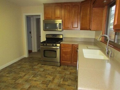 211 W 11th St, La Porte, IN 46350 - photo 7