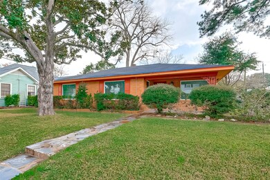 946 E 14th St, Houston, TX 77009 - photo 3