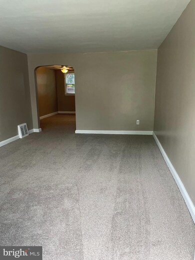 494 Westmont Dr, Darby, PA 19023 - photo 3