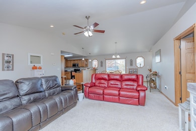 3007 Bonnie Ln, Milford, IA 51351 - photo 6