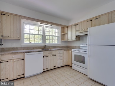 7828 Langley Ridge Rd, McLean, VA 22102 - photo 6