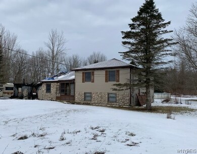 5497 Mapleton Rd, Lockport, NY 14094 - photo 2