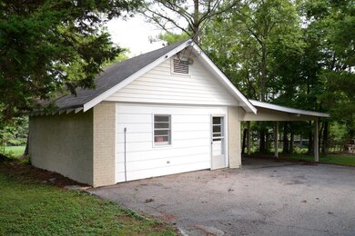 20x20 seperate building. great for office/ man cave/hobby room/storage