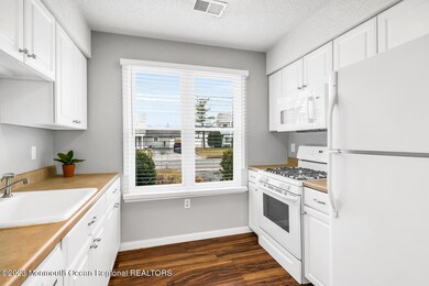 61 Shining Way Toms River NJ-large-011-0