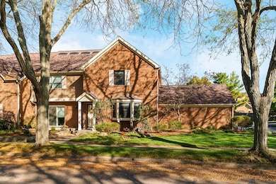 2198 Sandston Rd, Columbus, OH 43220 - photo 4