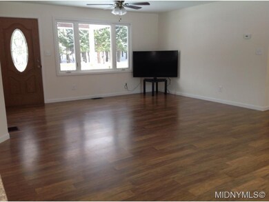 Open floor plan -Living room