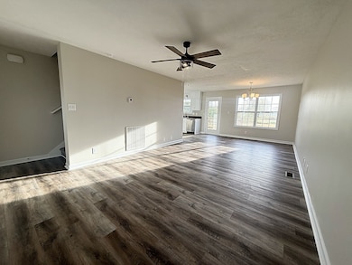 104 N Cavalcade Cir, Oak Grove, KY 42262 - photo 2