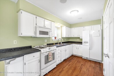 09-609 E Randolph St-Windowstill Real Es