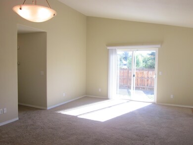 2723 SW Salmon Ave, Redmond, OR 97756 - photo 4