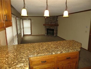 8332 Twilight Ln, Lenexa, KS 66219 - photo 4