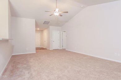 004-photo-living-room-7968145