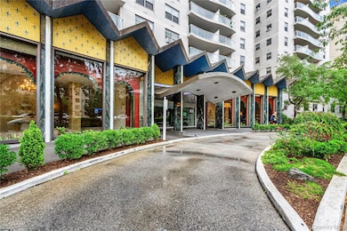 Executive Towers unit 5X, Bronx, NY 10451 - photo 2