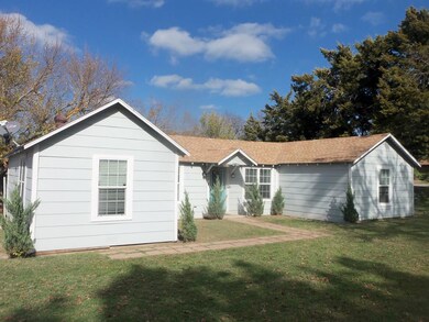 400 W Ash St, Decatur, TX 76234 - photo 2