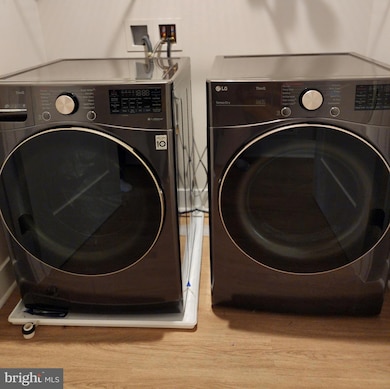 2391 Liberty Loop, Herndon, VA 20171 - photo 6