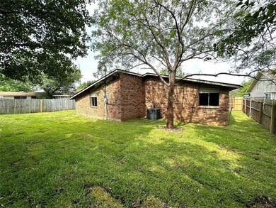 3004 Shady Brook Dr, Bedford, TX 76021 - photo 5