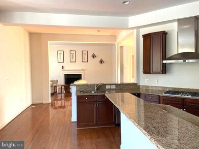 15948 Spyglass Hill Loop, Gainesville, VA 20155 - photo 2