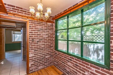 1556 8th Ave SE, Cedar Rapids, IA 52403 - photo 3