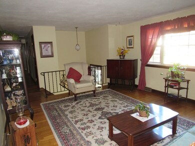 10 Mary Dr, Mendon, MA 01756 - photo 4