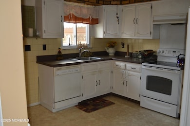 107 A Hudson Pkwy, Manchester Township, NJ 08759 - photo 2